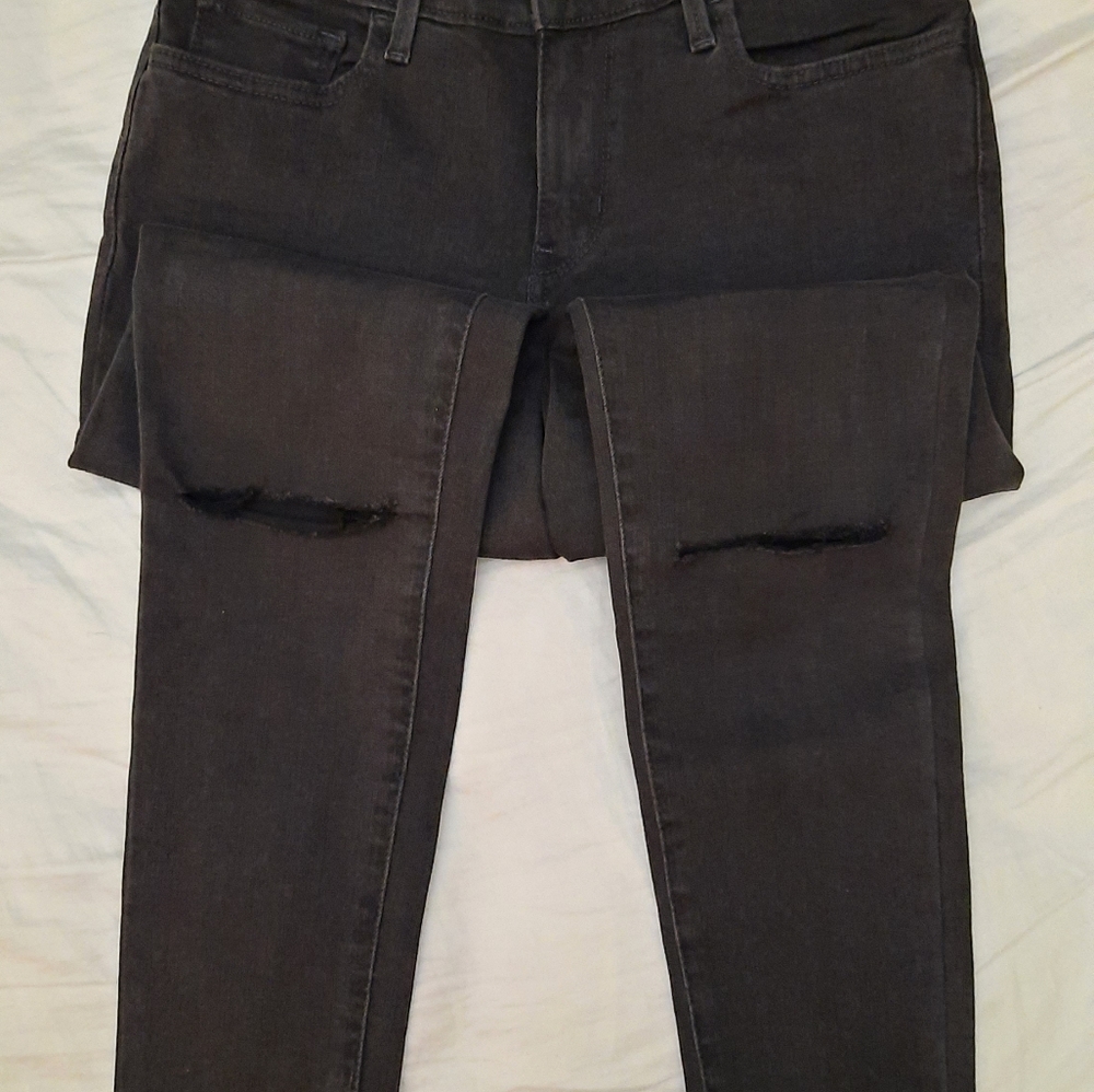 Levi Strauss Women's Skinny Jeans - Picture 4 of 7